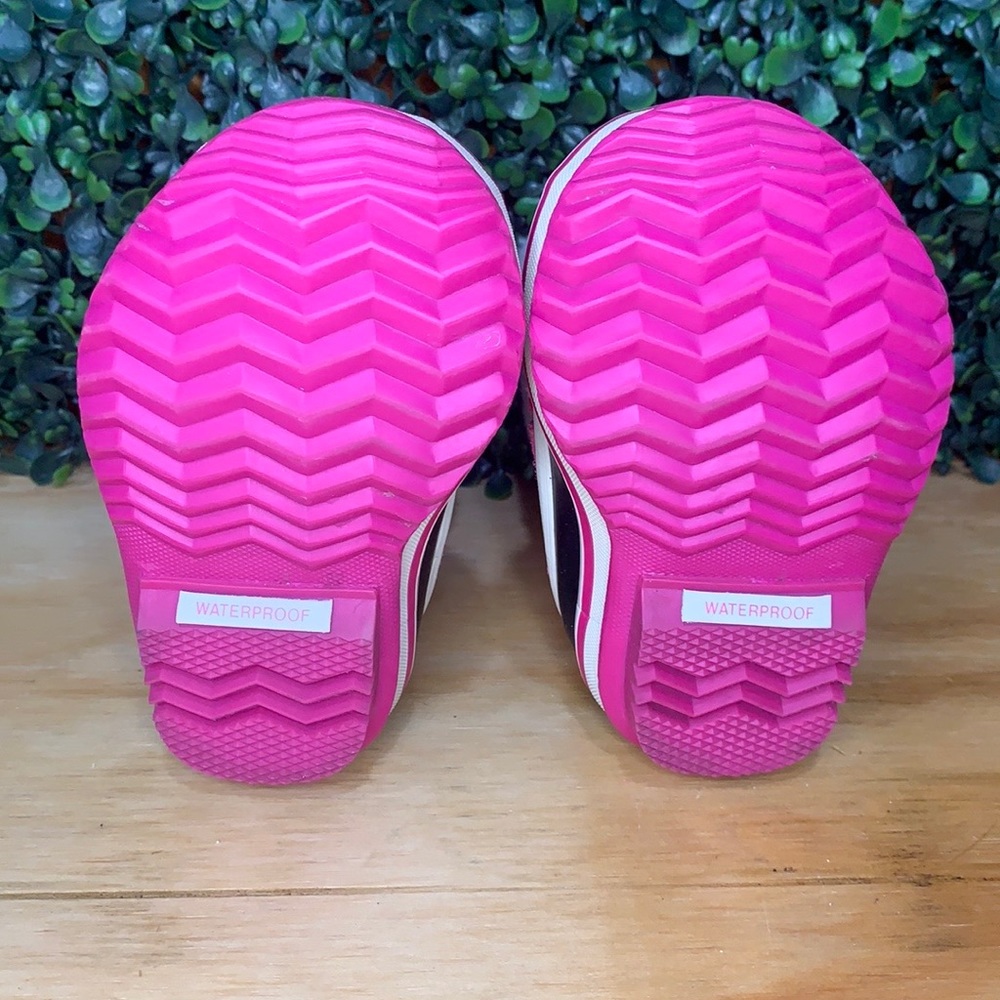 Waterproof Duck Boot with Faux Fur | Hot Pink & Black | Size 5 - Picture 6 of 6